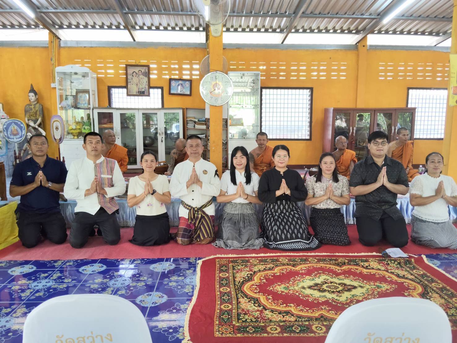 พช.ชื่นชม จังหวัดมหาสารคาม เข้าร่วมโครงการนุ่งผ้าไทยใส่โสร่ง ใส่บาตร เพื่อขับเคลื่อนโครงสร้างความปรองดองสมานฉันท์ โดยใช้หลักธรรมทางพระพุทธศาสนาหมู่บ้านศีล 5 เพื่อขยายผลสู่หมู่บ้านศรีธรรม